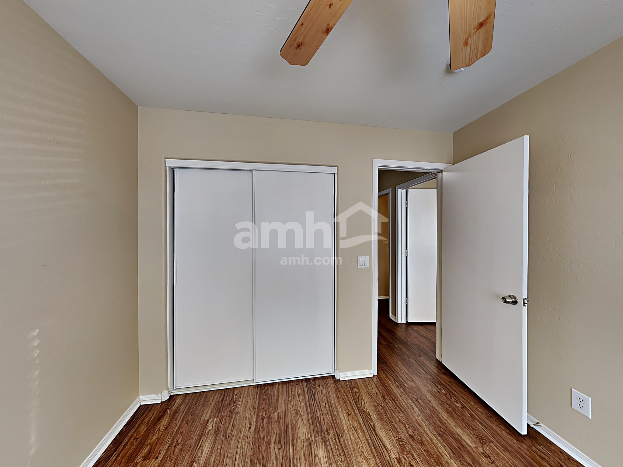 Building Photo - 1505 S 113th Dr