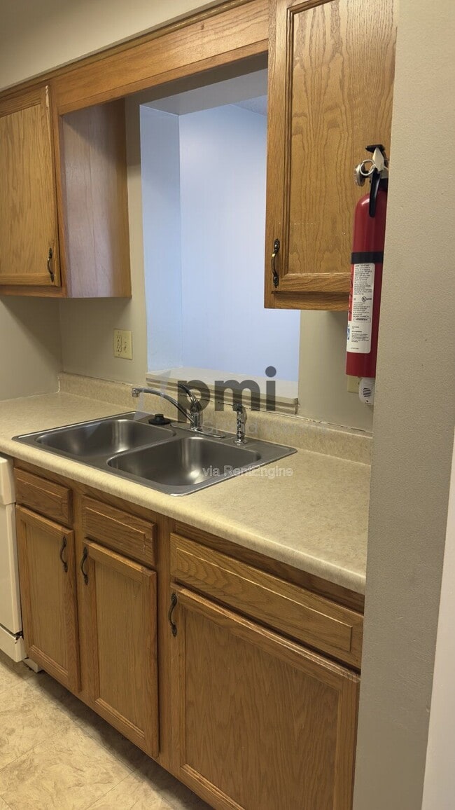 Building Photo - 1308 Arthur Ave