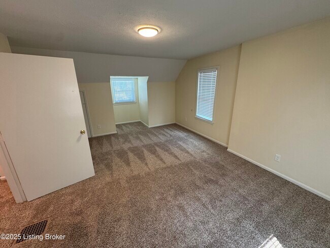 Building Photo - 3912 Massie Ave
