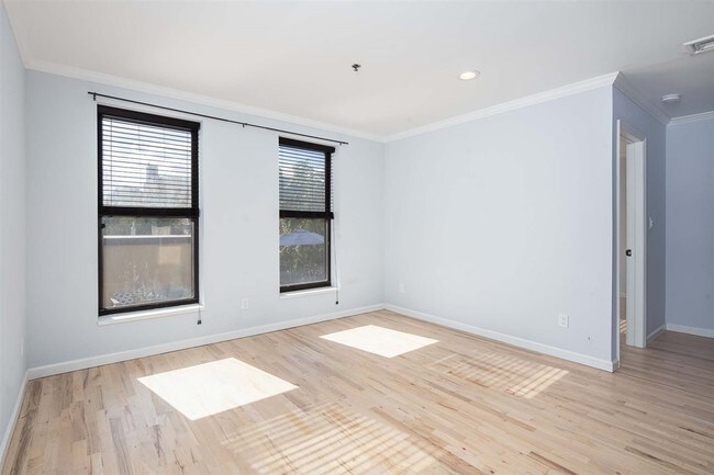 Building Photo - 457 2nd St