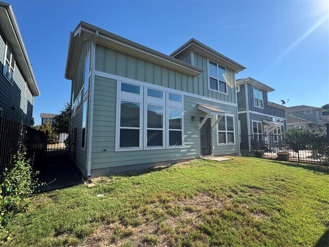 Building Photo - 1413 Casa Dr