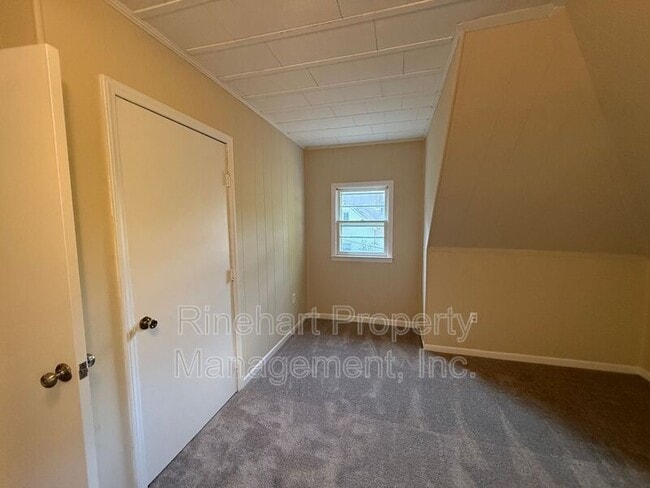 Building Photo - 303 Calhoun St