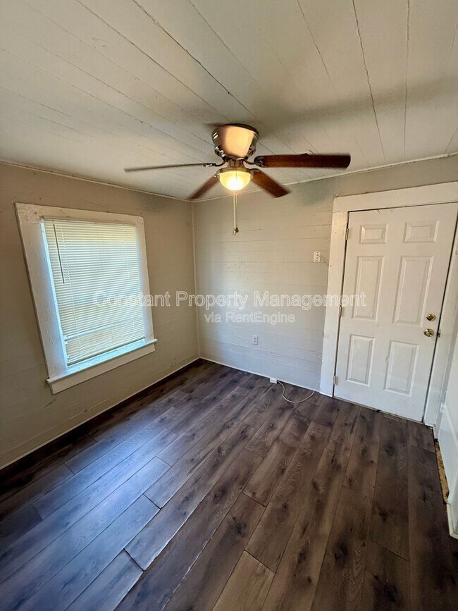 Building Photo - 116 Lexington Ave