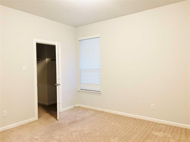 Building Photo - 4732 Bluffview Dr