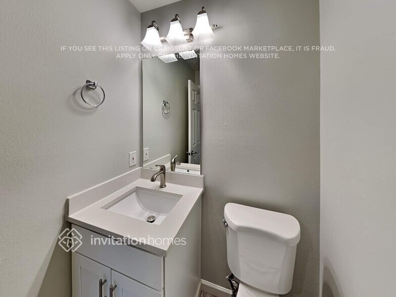 Building Photo - 14416 11th Ave Ct E