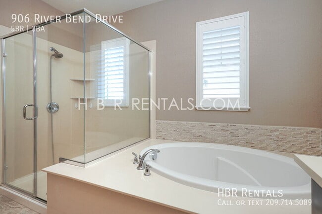 Building Photo - 906 River Bend Dr