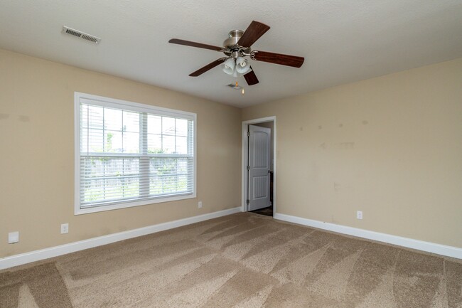 Building Photo - 839 Wells Rd