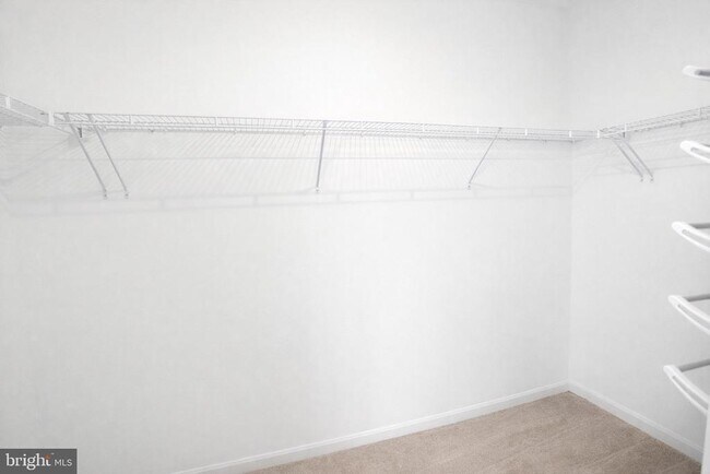 Building Photo - 400 Symphony Cir