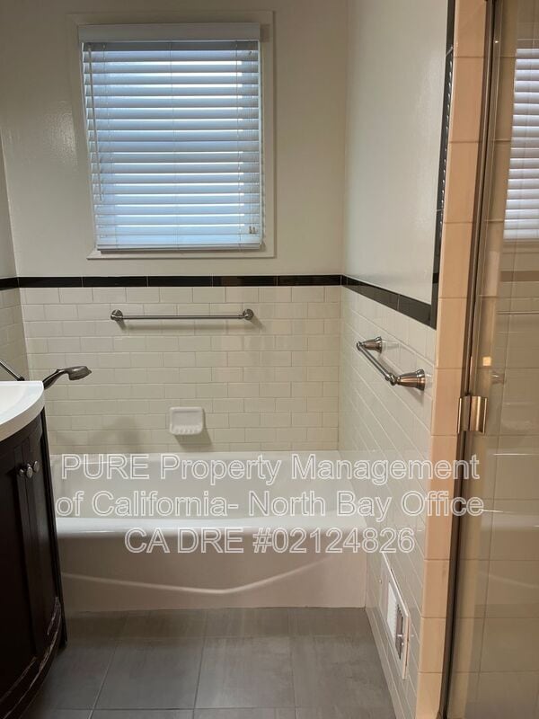 Building Photo - 305 Dellbrook Ave