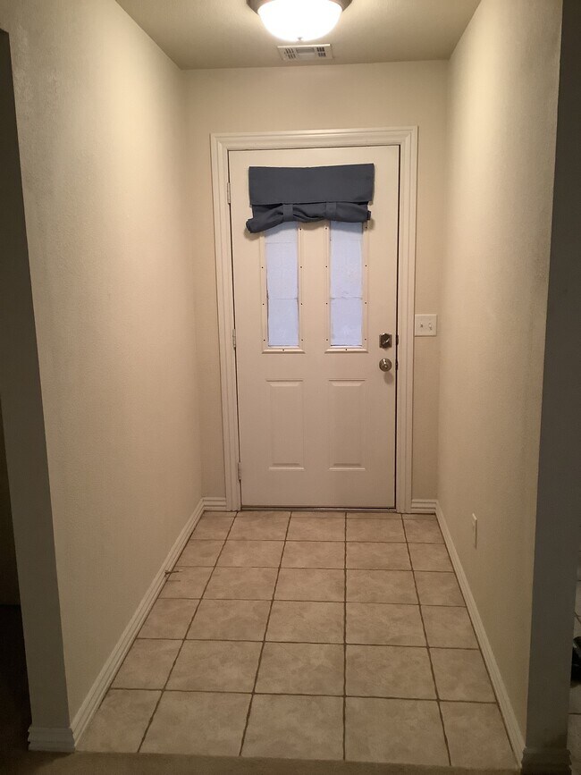 Front door hallway - 431 Firewood Dr