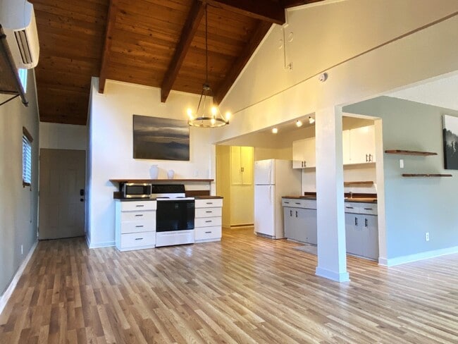 Building Photo - Serene Simplicity - Northwest Style