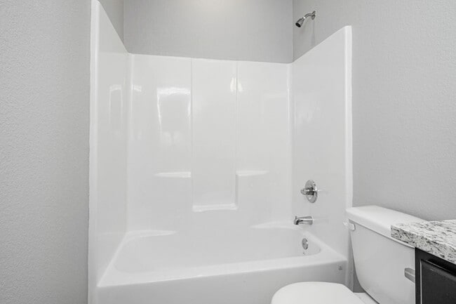 Building Photo - 624 Hollyhock Dr