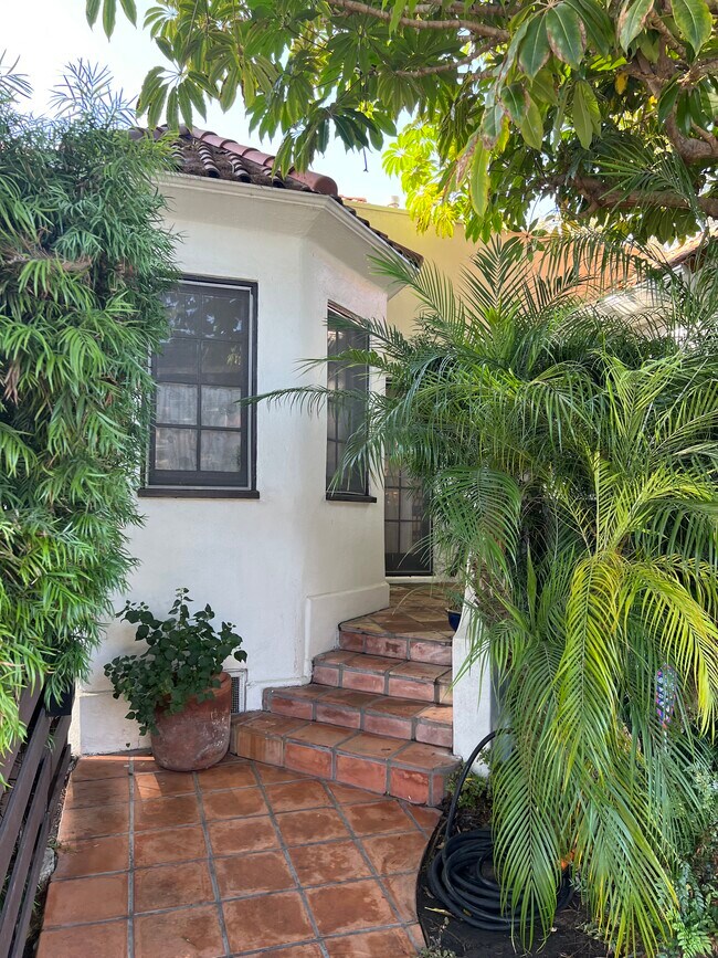 Primary Photo - 9639 Farragut Dr