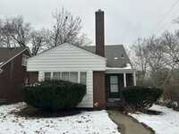 Building Photo - Charming Detroit Bungalow