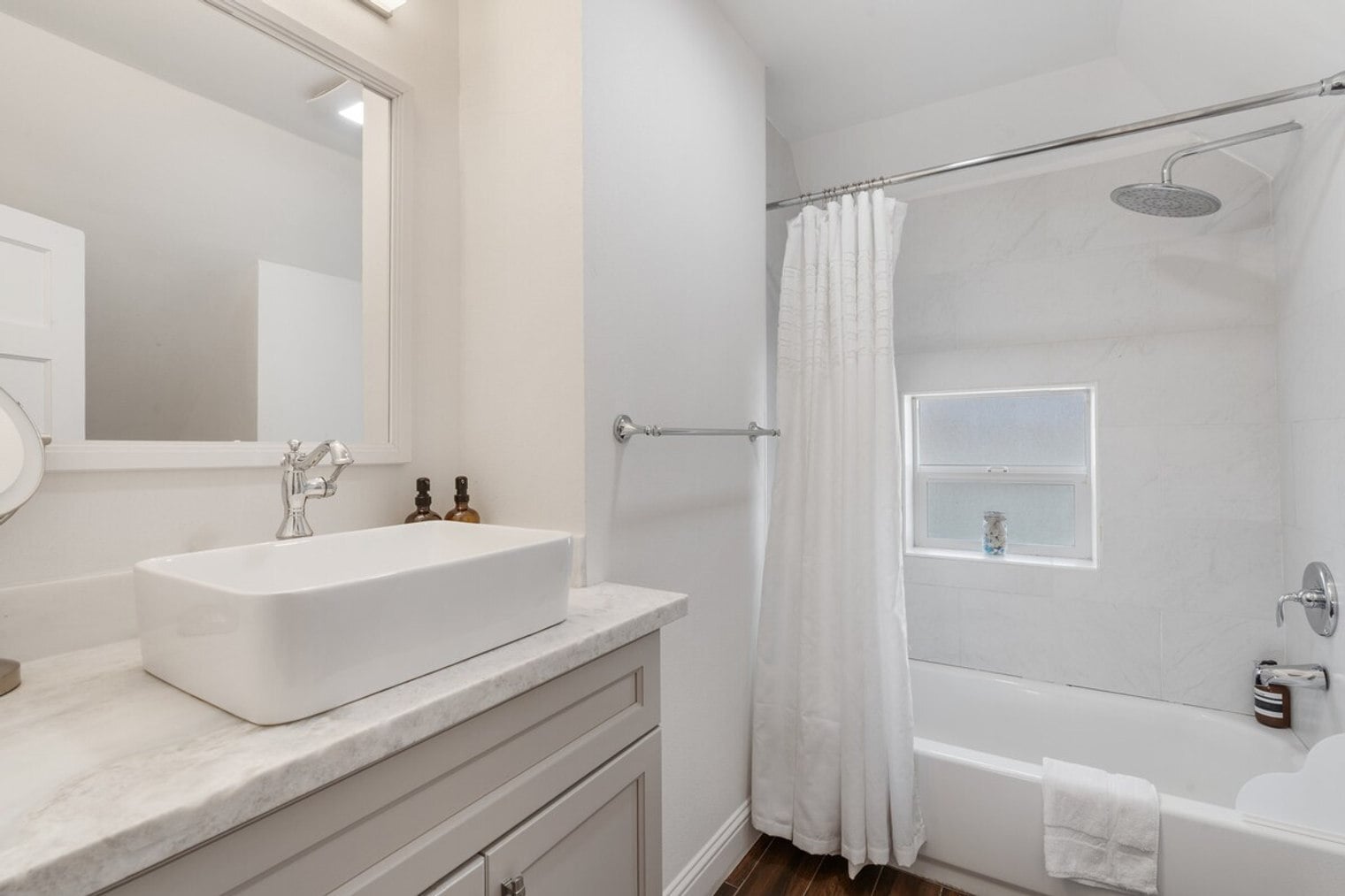 Building Photo - 1914 E Jefferson St