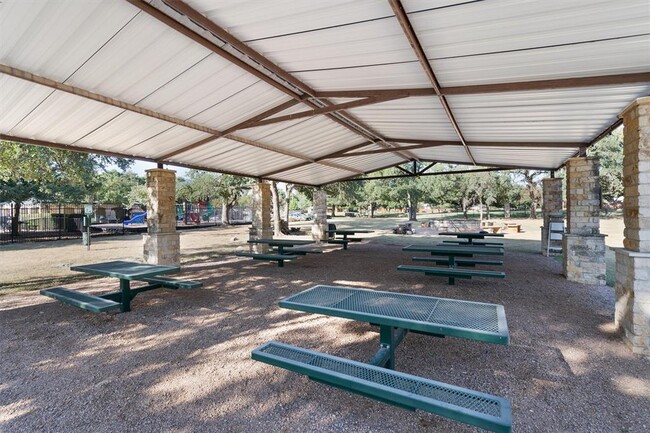 Building Photo - 3817 Newland Dr