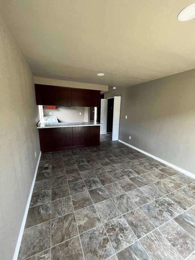 Building Photo - 1218 S 41st Ave