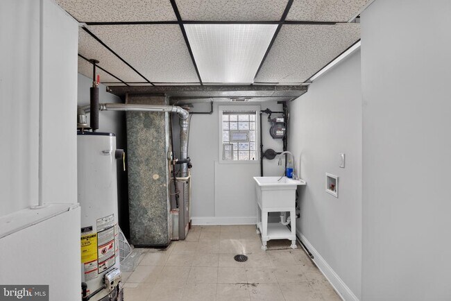 Building Photo - 9312 Edmund St