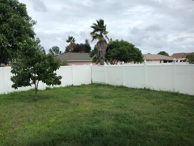 Building Photo - 127 Toluca Dr