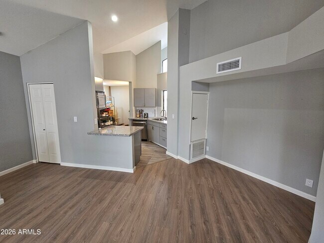 Building Photo - 10301 N 70th St