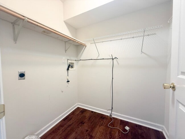 Building Photo - 430 W Stevens St