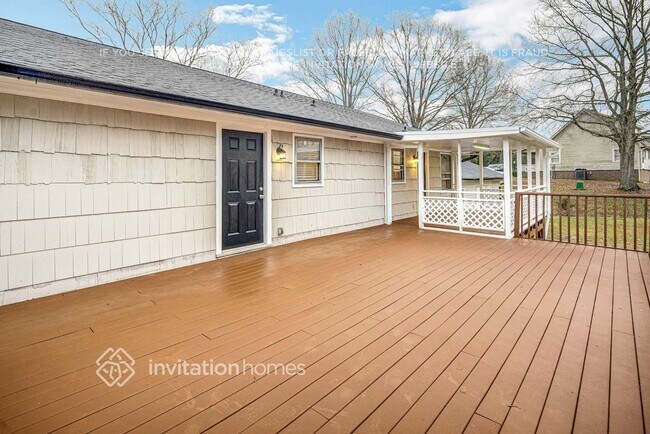 Building Photo - 2101 Stallings Rd