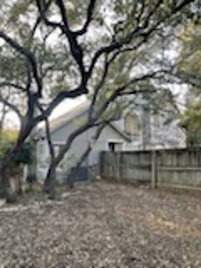 Building Photo - Beautiful remodeled 3 bed 2.5 bath