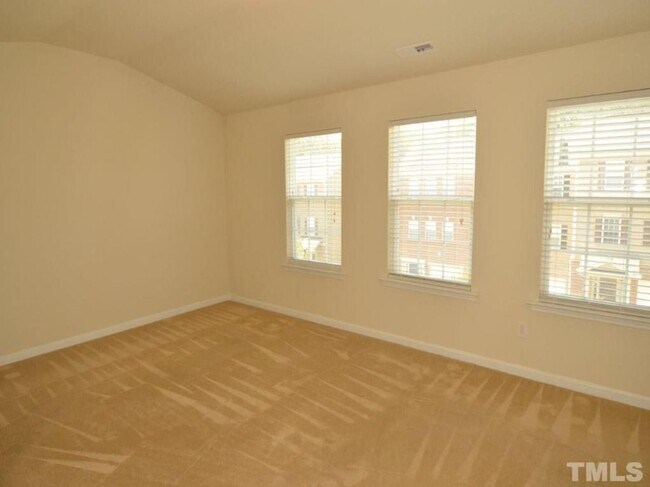 Building Photo - 114 Gallent Hedge Trail