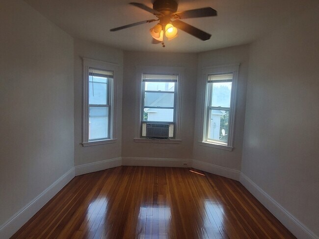 Building Photo - 26 Buttonwood St