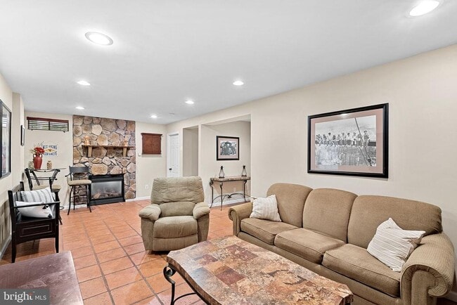 Building Photo - 42968 Chesterton St