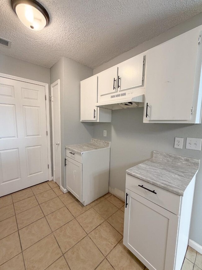 Building Photo - 103 Limoges St