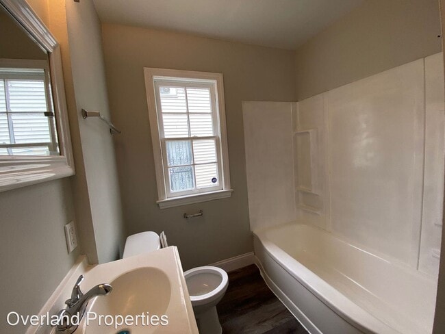 Building Photo - 3 br, 1 bath House - 19601 Sunset Dr