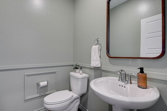 Building Photo - FULLY FURNISHED CONDO IN SUMMERLIN 89138! SHORT TERM!