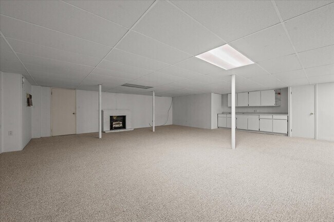 Building Photo - 662 Garfield Ave