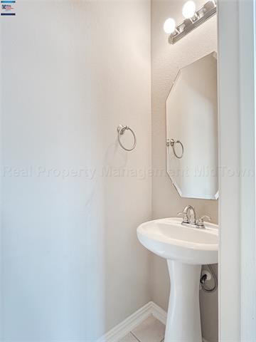 Building Photo - 5859 Foxglove Ln