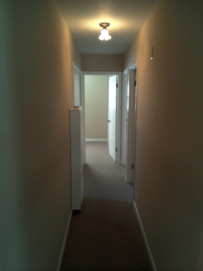 Building Photo - **AVAILABLE NOW**East Columbus 3 bedroom/1...