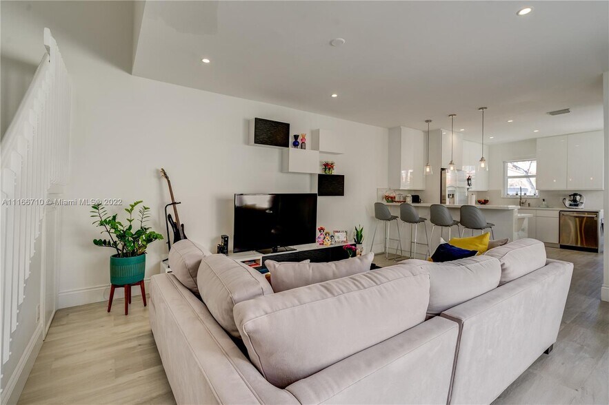 Building Photo - 1529 Yellowheart Way