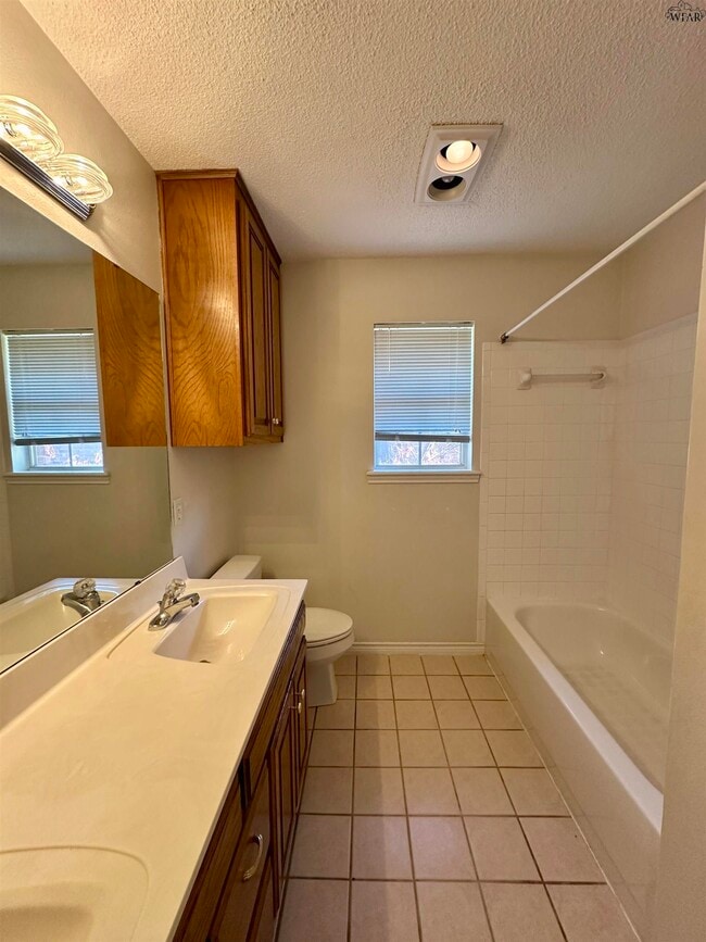 Building Photo - 3028 Whitehall Ln