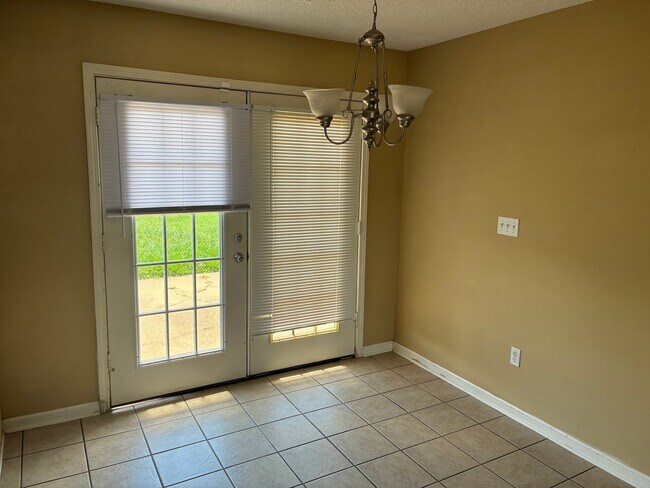 Building Photo - 112 Eagle Pt Lp