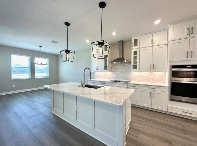 Building Photo - 2122 Divot Dr