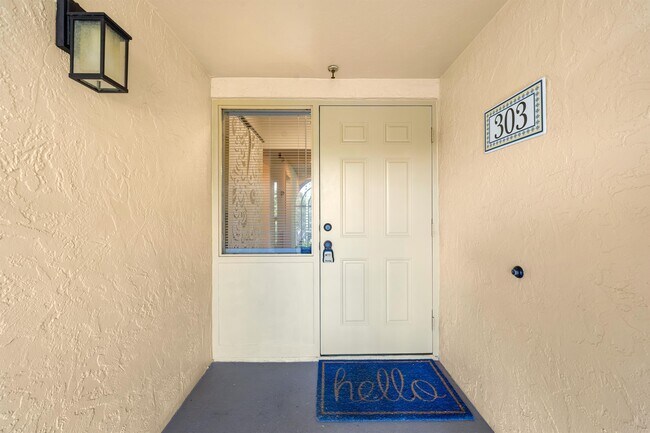 Building Photo - 800 Hudson Ave