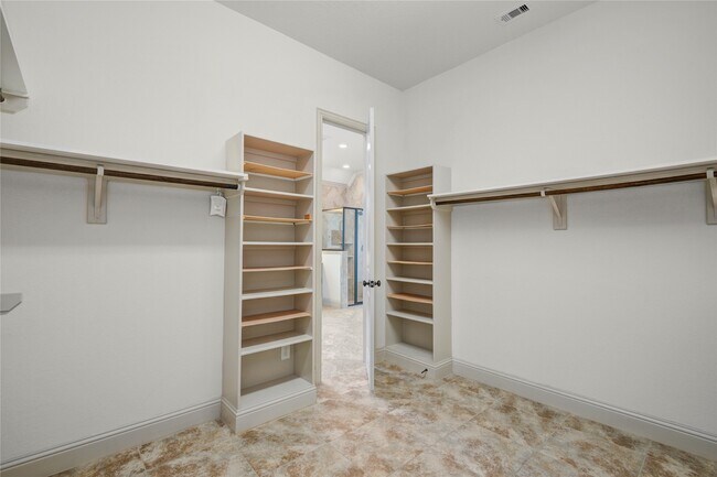 Building Photo - 1644 Longwood Glen Ln