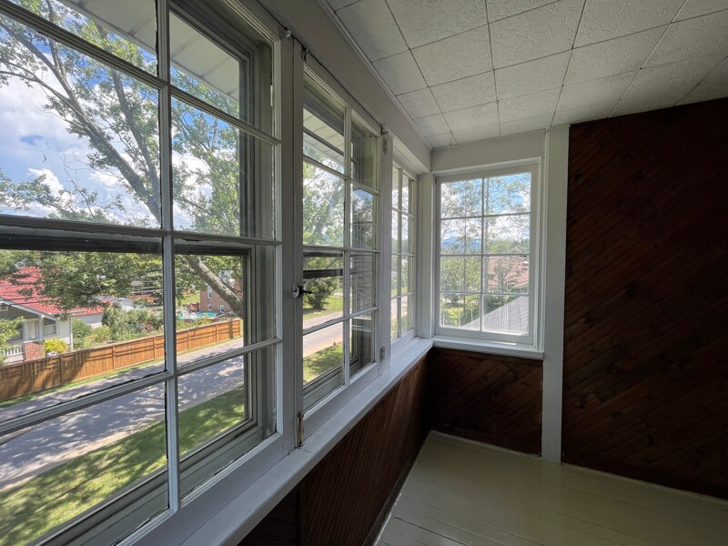 Building Photo - 628 Pisgah Dr