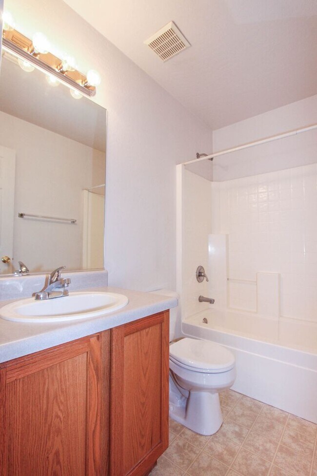 Building Photo - 9611 E Magma Dr