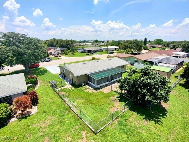 Building Photo - 211 S Lake Dr