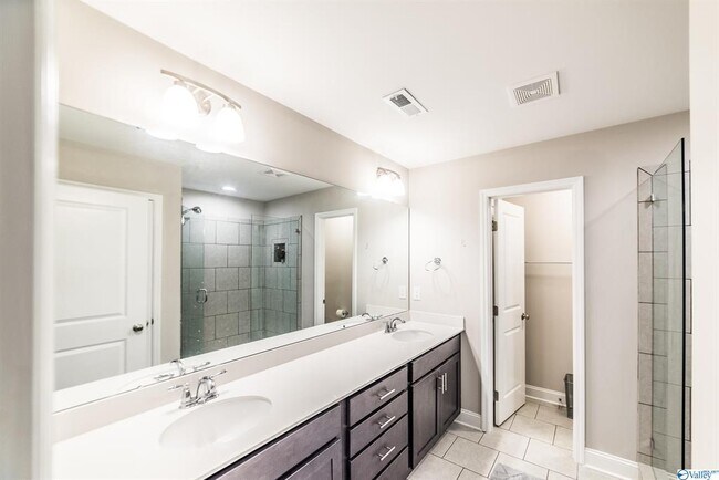 Building Photo - 108 Erskin Parcus Dr