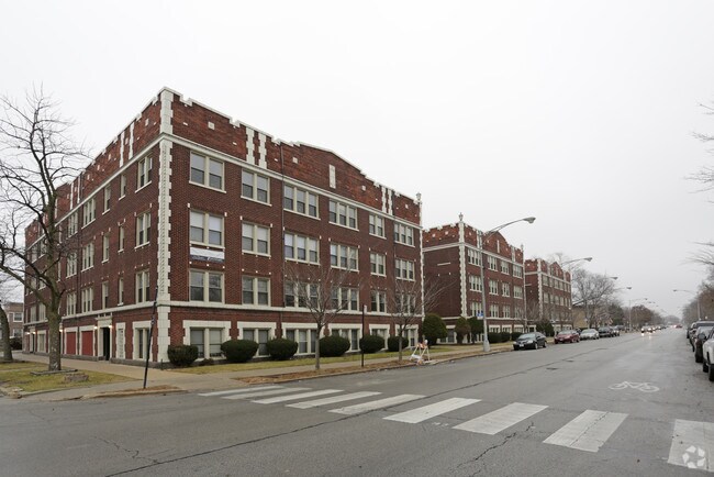 Sprawling street presence on Marquette Road - 3000 W Marquette Rd