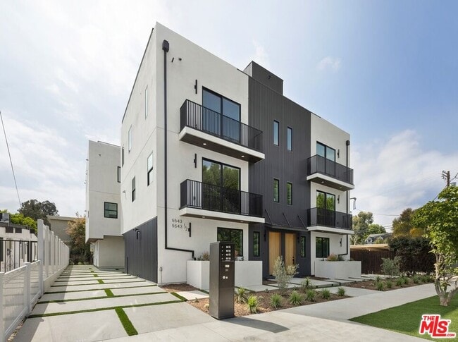 Building Photo - 5545 Calhoun Ave