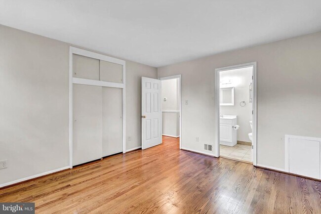 Building Photo - 14715 Lock Dr