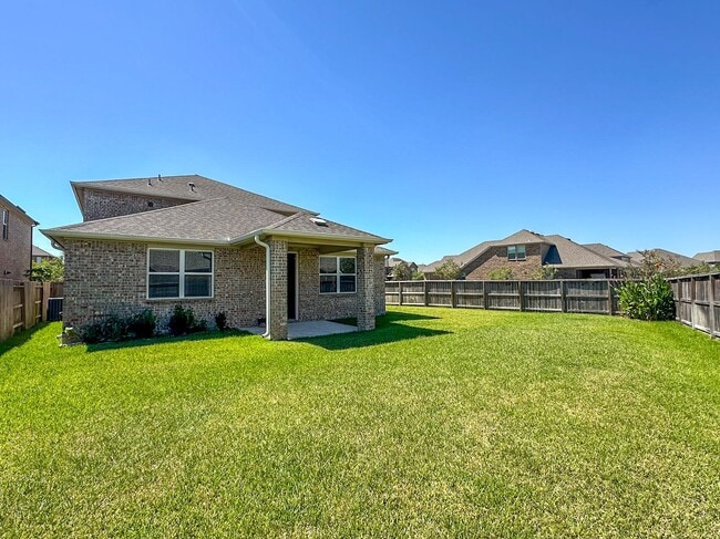 Building Photo - 24926 Clearwater Willow Trace